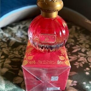 Tocca Gia Eau de Parfum - Lovely roses scent. Amazing packaging.